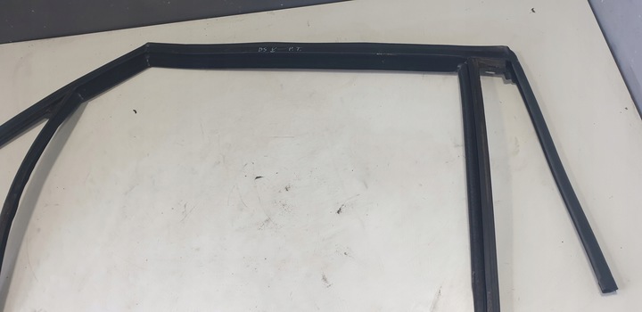 фото №1, Citroen ds5 прокладка скла праві зад рамка