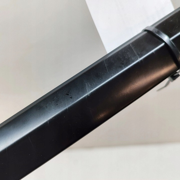 фото №6, Tesla модель y 2022 правая сторона планка / прокладка стёкла дверь задних