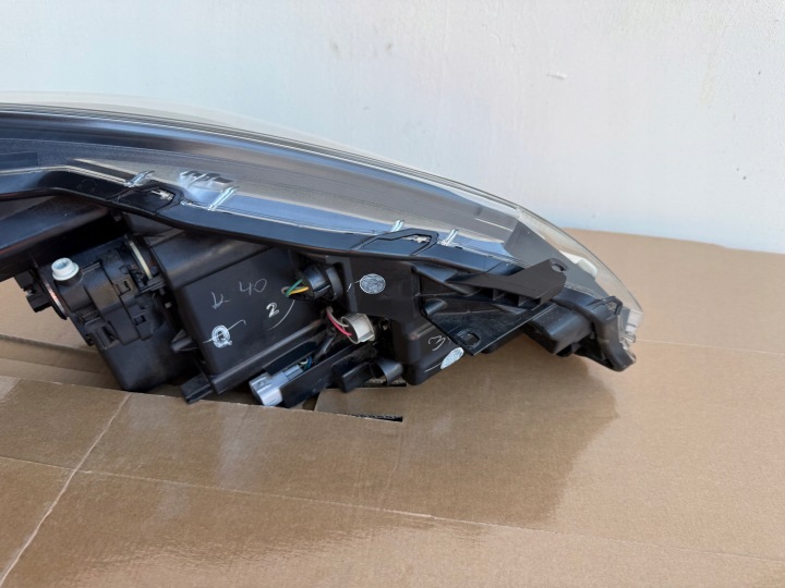 фото №12, Фара передняя левая toyota yaris iii 3 рестайлинг 17-20r линза led 81170-0dk10