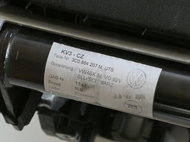 фото №11, Подлокотник туннель средний vw passat b6 08r.