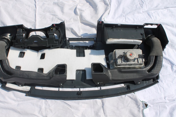 фото №4, Оригинальная панель раздаточная консоль капот toyota urban cruiser