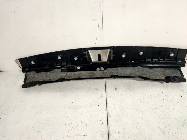 фото №5, Захист ременя зад багажника універсал mercedes c w204 a2046906541