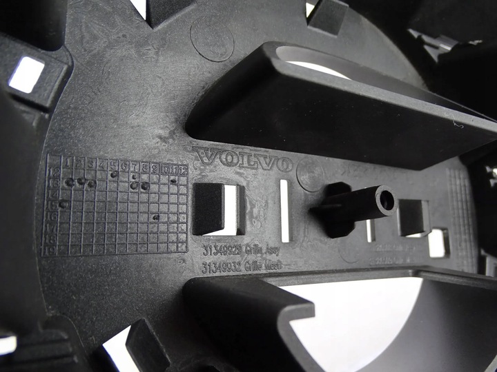 фото №8, Решётка радиатора решётка радиатор volvo s60 ii 2 рестайлинг v60 радар 13-17 новый оригинальный номер