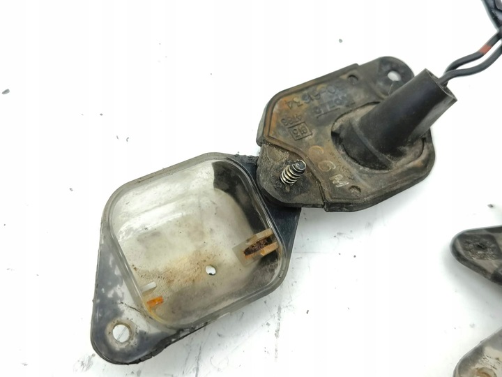 фото №11, Mazda xedos 6 1997 комплект лампа освещение задней номерного знака регистрационный