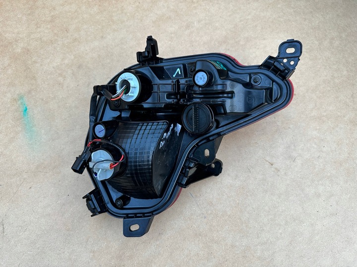 фото №9, Hyundai tucson iv 4 20r- лампа правый зад задняя 92406-n7400