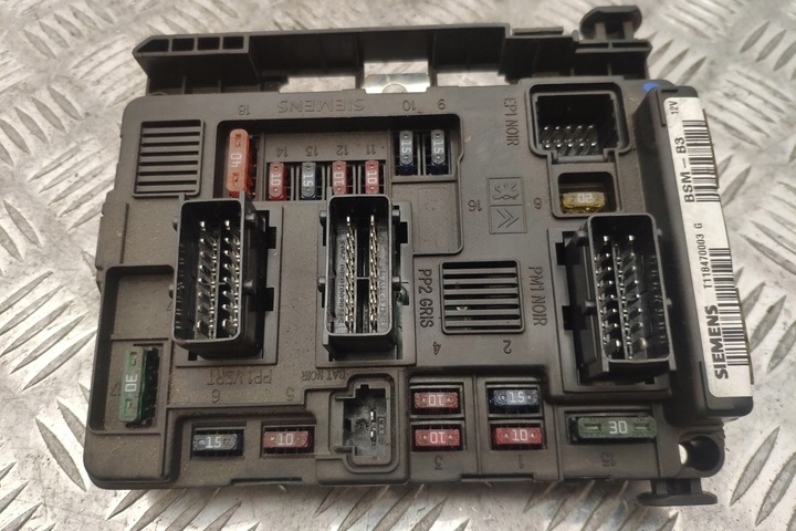 фото №8, Коробка предохранителей citroën c5 i dc_ 9643498880 2.0l дизель 80kw 2003