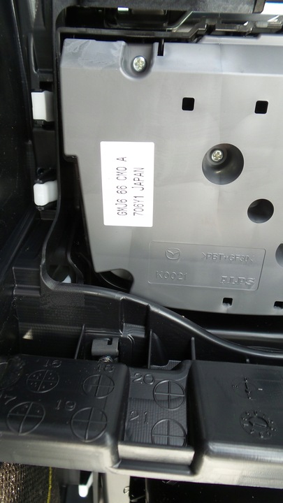 фото №15, Туннель средний подлокотник mazda 3 iii 2018 gmj666cm0a панель средний