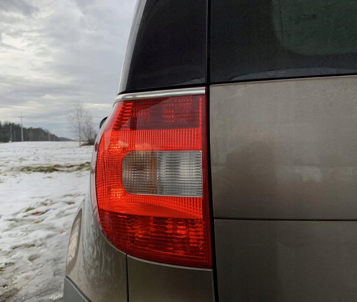 фото №2, Rivian - комплект накладка хром na фара світла хромовані планки