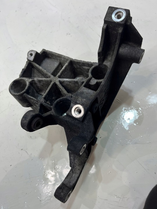 фото №1, Лапи генератора audi a5 8t 3.0 tdi 059145169ac