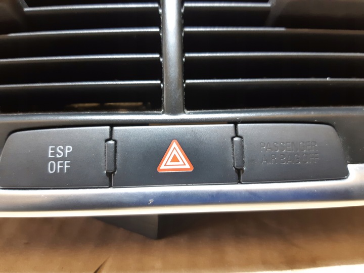 фото №8, Audi q7 4l середня решітка повітропровід 4l0820951