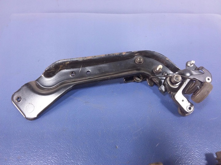 фото №4, Caravan iv направляющие ролики дверь боковых правых