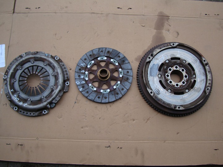 фото №1, Toyota avensis t25 2.0 d4d колесо двомасовий зчеплення