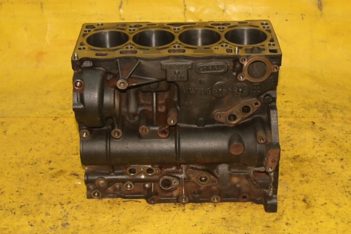 фото №8, Блок  двигуна golf vii a3 8v crl 2.0 tdi 03n023c