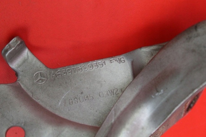 фото №9, Петля петлі капота mercedes vito w639 03r