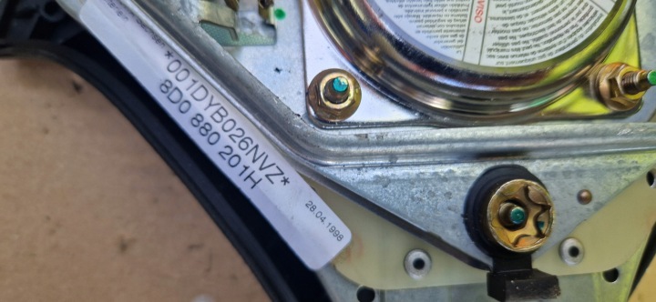 фото №5, Подушка безопасности водителя подушка audi a6 c5 8d0880201h xyz