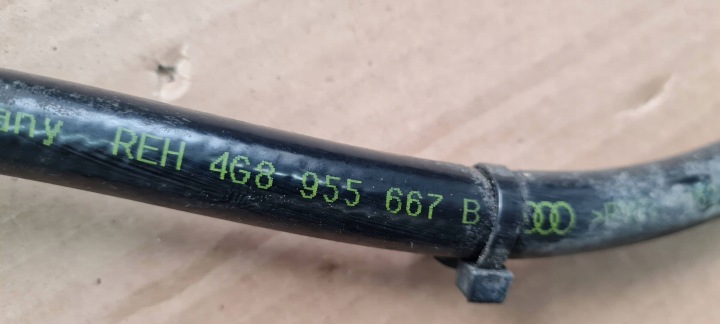фото №8, A7 s7 4g трубка  шланг склоомивача лампа перед 4g8955667b