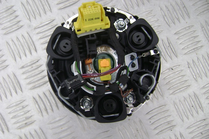 фото №8, Audi q2 81a- панель роздавальна подушки ремені head