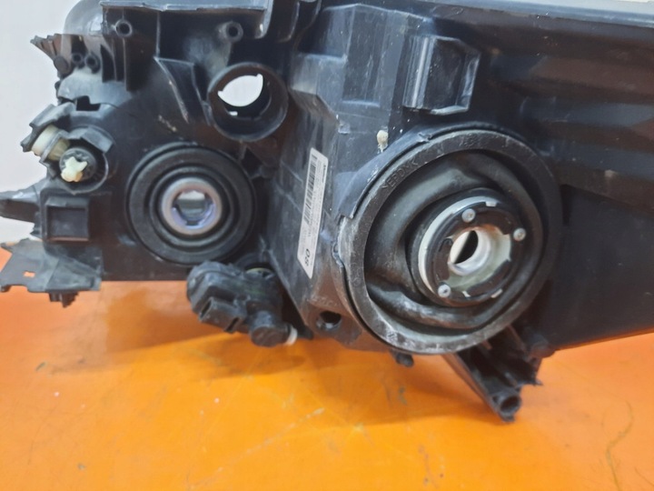 фото №10, Toyota auris 06-09 лампа правая перед фара правые переднее 81110-02470