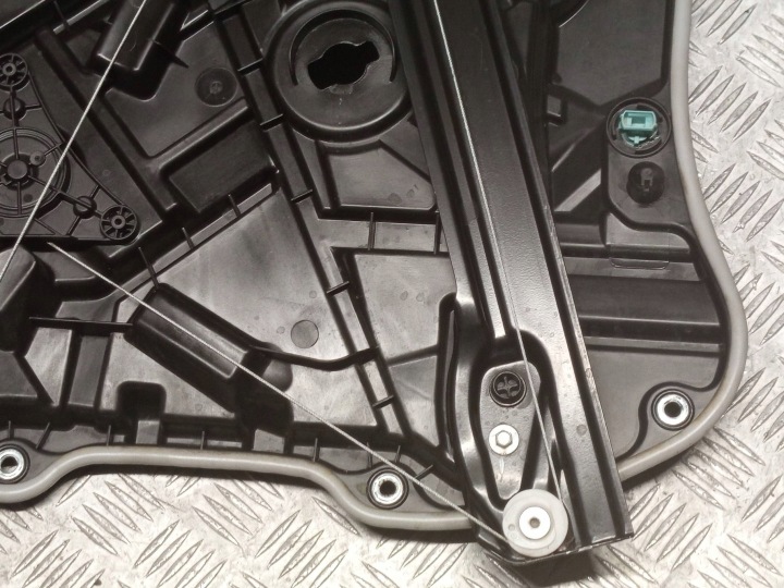 фото №11, Bmw (oem) 5a1d876 x1 u11 стеклоподъемник правый перед