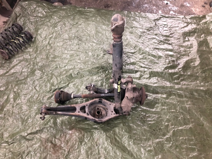 фото №3, Passat b6 3.2 4motion поворотный кулак ступица рычаг зад