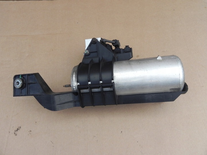 фото №1, Renault zoe i конденсатор осушитель кондиционера корпус клапан