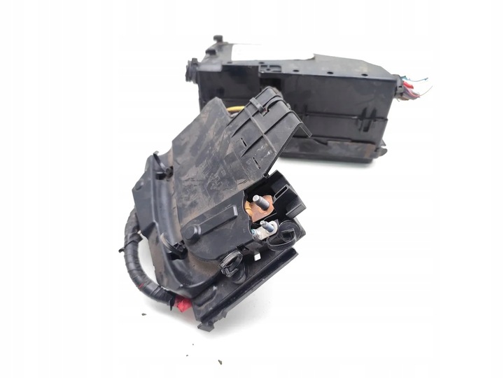 фото №13, Ford focus рамка / модуль предохранителей 1.6 ecoboost бензин 110kw 150 hp