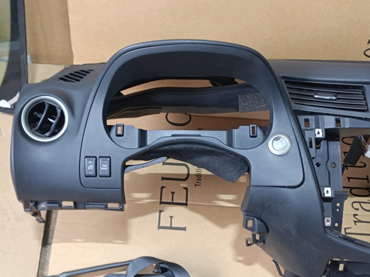 фото №8, Консоль ремни комплект подушка nissan navara d23