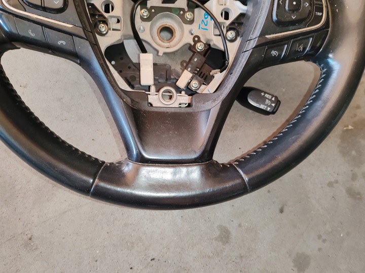 фото №8, Руль кожаный красивая t27 рестайлинг avensis t29 15-