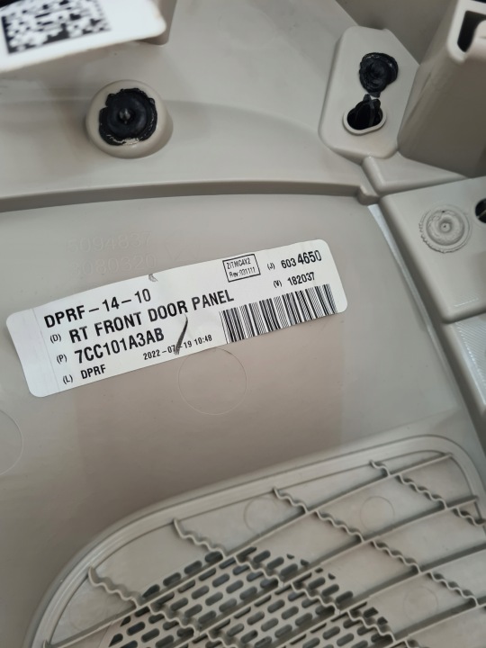 фото №12, Chrysler pacifica 17-дверна карта (обшивка) права перед 7cc101a3ab usa