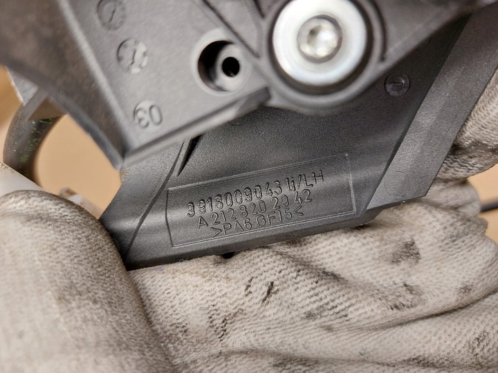 фото №5, Направляючі ролети багажника kpl. a2128202942 a2128203042 mercedes w212 рестайлінг