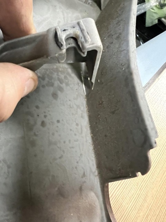 фото №9, Накладка крышки toyota avensis t27 рестайлинг 15-18