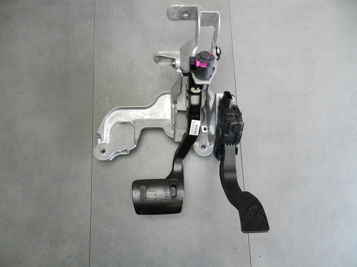 фото №1, Audi a6 c7 педаль тормоза газа 4h1723140c