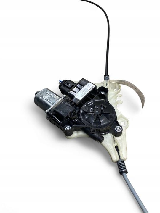 фото №12, Audi a4 s4 b9 8w моторчик шторы стёкла задней