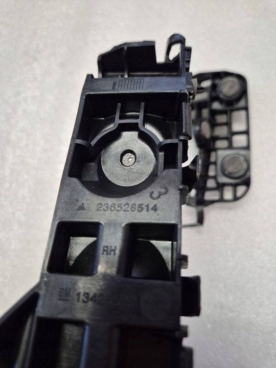 фото №11, Opel astra k v 5 ползун крепление бампера правый зад задний 39086937