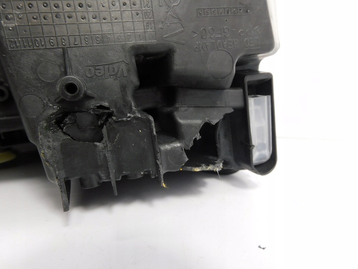 фото №11, Audi q4 89a лампа левая matrix 89a941035 повреждённая