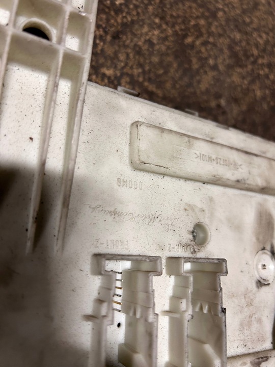 фото №4, Ford c-max i 2007 рамка / модуль запобіжників