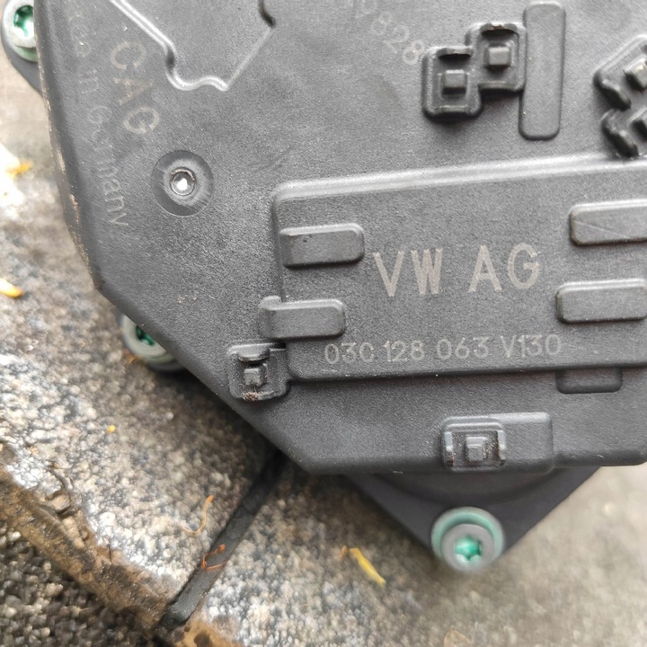 фото №6, Дросельна заслінка vw touran golf 5 1.4 tsi 03c128063