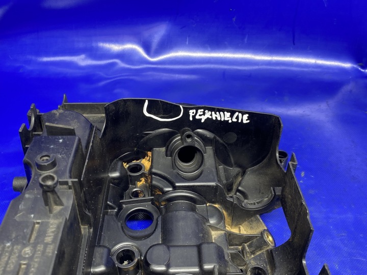 фото №10, Кришка клапанів bmw x5 f25 2.0 d b47020a 8513755