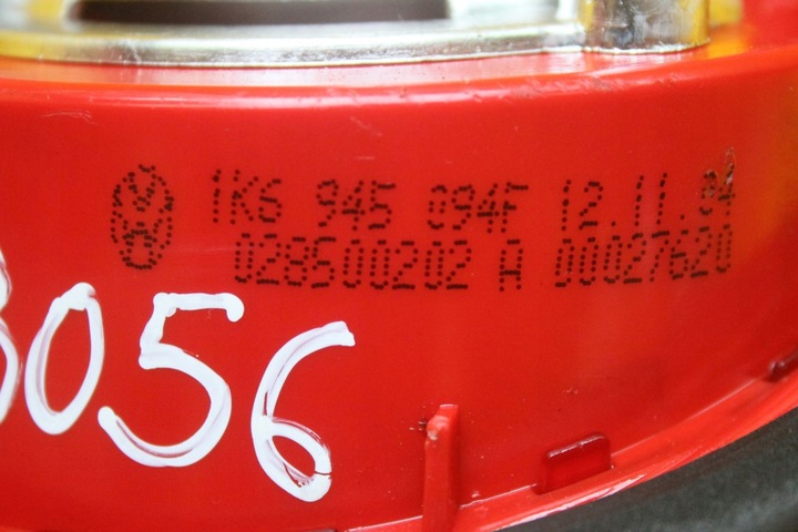 фото №6, Лампа правые зад w крышка багажника vw golf v 1k6945094f