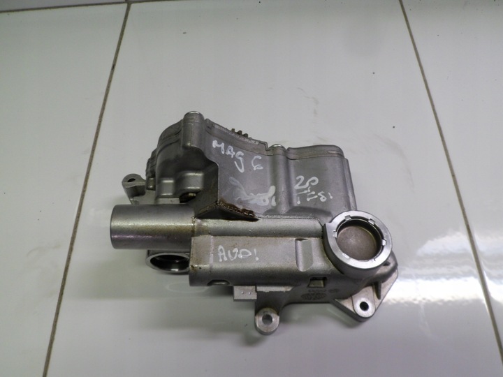 фото №1, Audi vw 1.8 2.0tfsi насос масла 06j115106ab