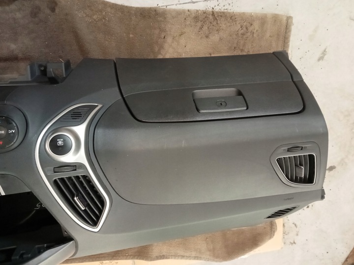 фото №4, Hyundai ix35 10-15r консоль англичанин