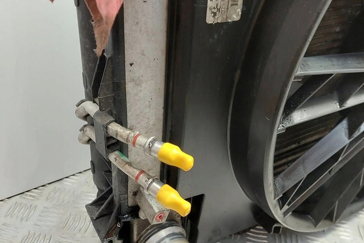 фото №8, Комплект радиатор bmw 5 touring e61 pa66gf30 3.0l дизель 2005