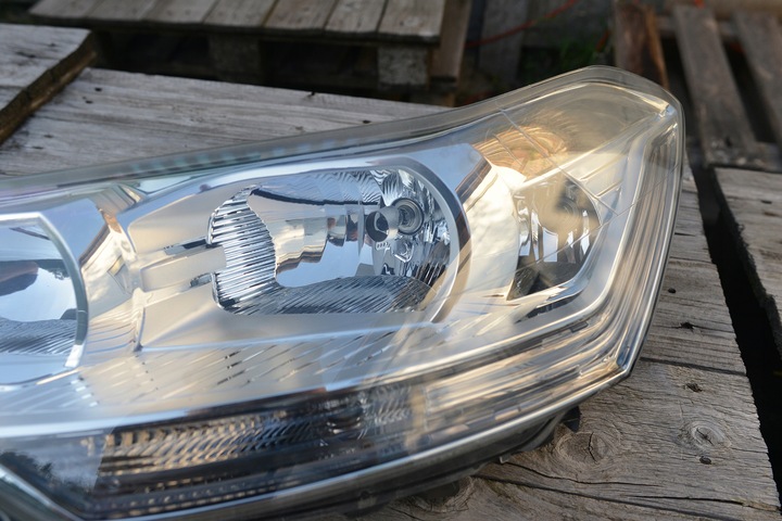фото №13, Лампа передняя citroen c5 x7 левая eu