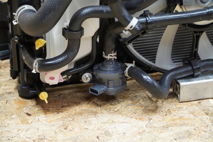 фото №9, Радіаторів радіатор вентилятор 422136-7682 lexus lbx нове 0km 24r оригінал