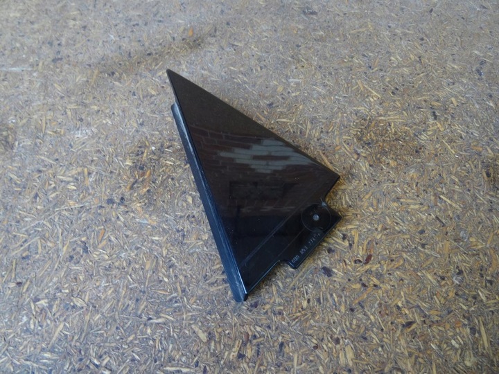 фото №1, Audi q3 8u треугольник планка заглушка защита дверь правая зад задняя 8u0853274