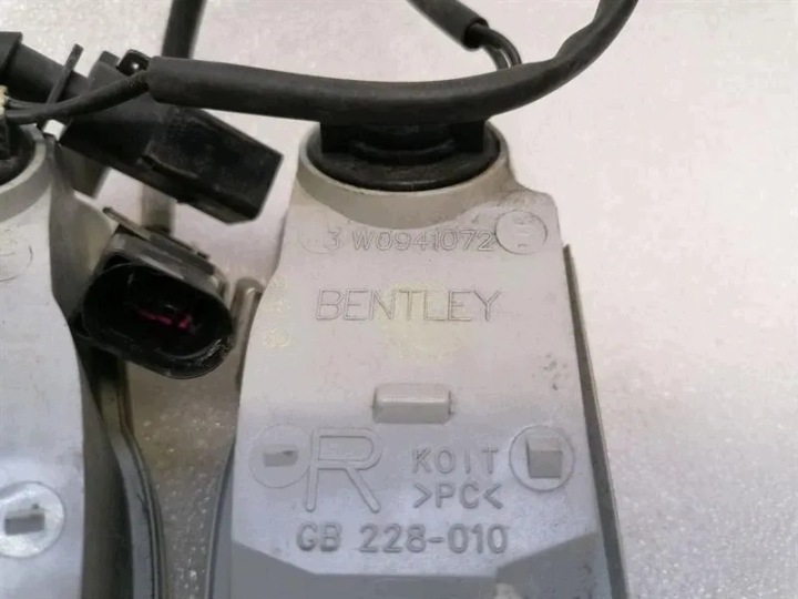 фото №8, Задняя фара bentley continental gt w12 3w0941072e комплект
