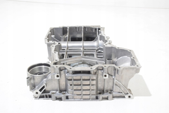 фото №13, Bmw g30 g11 g15 g05 g06 g07 n63b44d n63b n63r поддон масла верхняя + нижняя