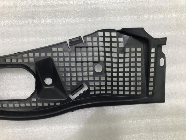 фото №6, Панель под лобовым стеклом левая 8200294316 dacia duster i