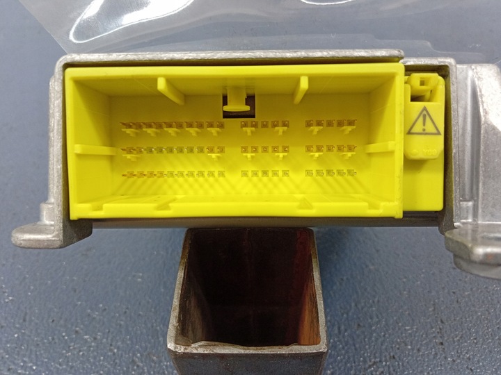 фото №9, Lexus is ii xe20 панель консоль подушки ремни eu