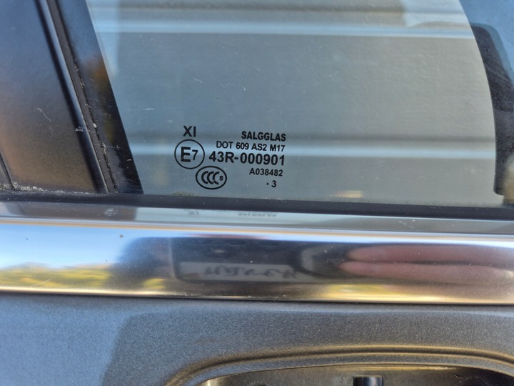 фото №14, Vw touareg ii 7p 2010 - дверь передние правые стекло замок планка kpl. lm7w